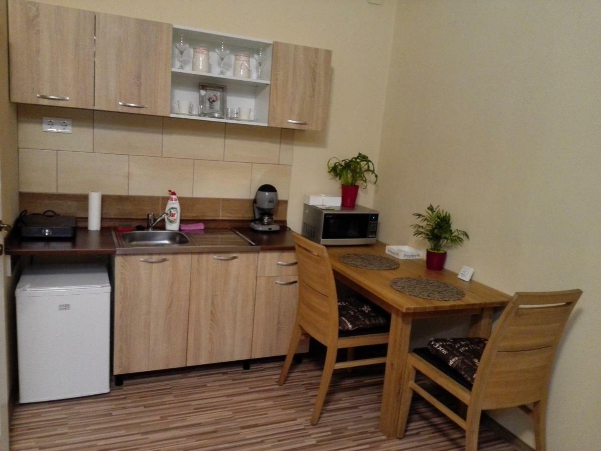 Kerekvar Apartman Дьюла Экстерьер фото